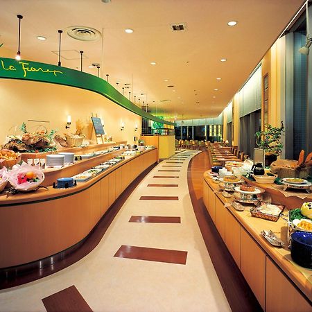 Hotel Green Tower Makuhari Чиба Екстериор снимка