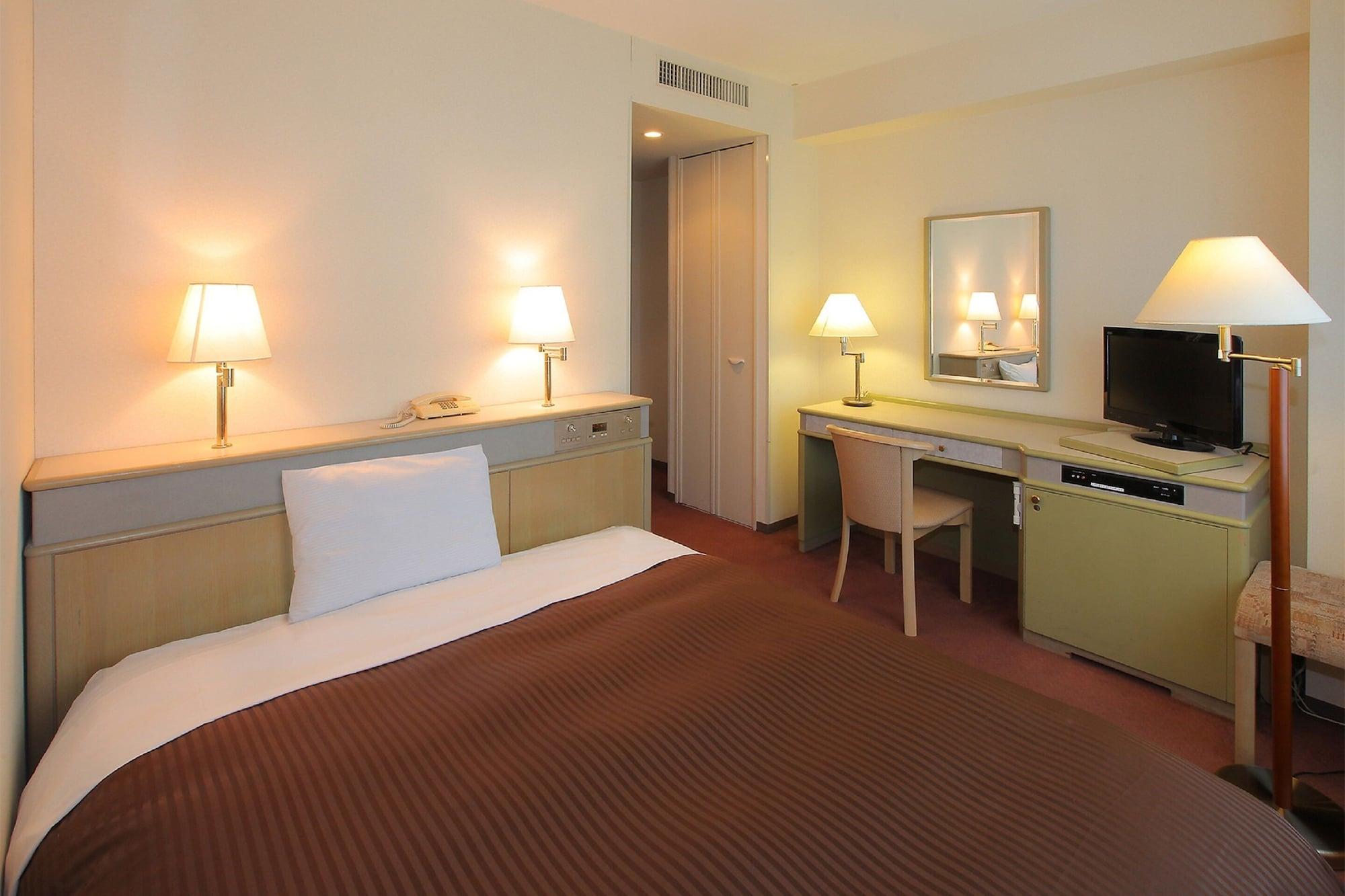 Hotel Green Tower Makuhari Чиба Екстериор снимка