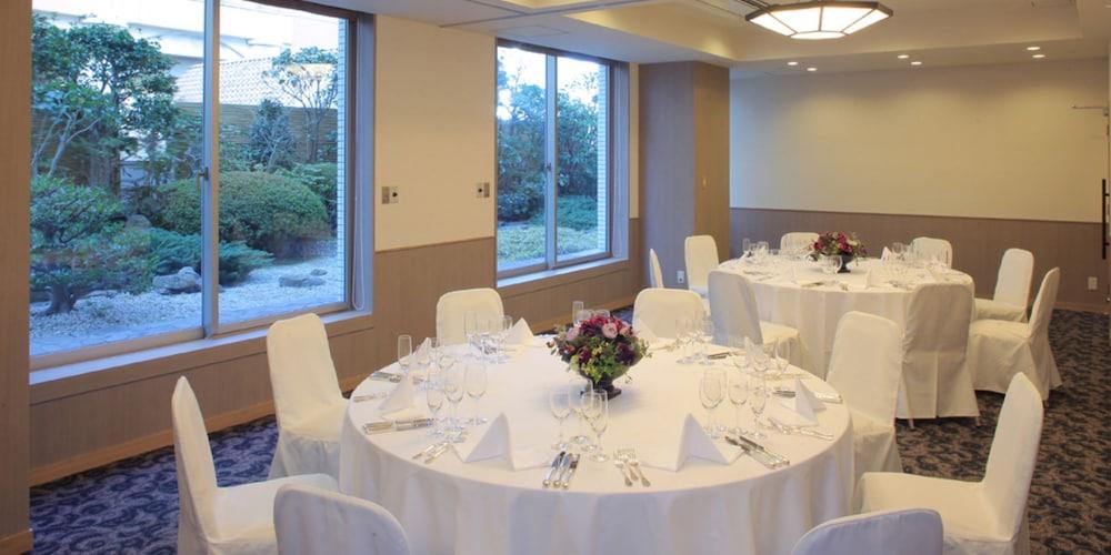 Hotel Green Tower Makuhari Чиба Екстериор снимка