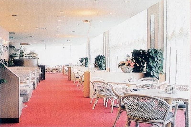 Hotel Green Tower Makuhari Чиба Екстериор снимка
