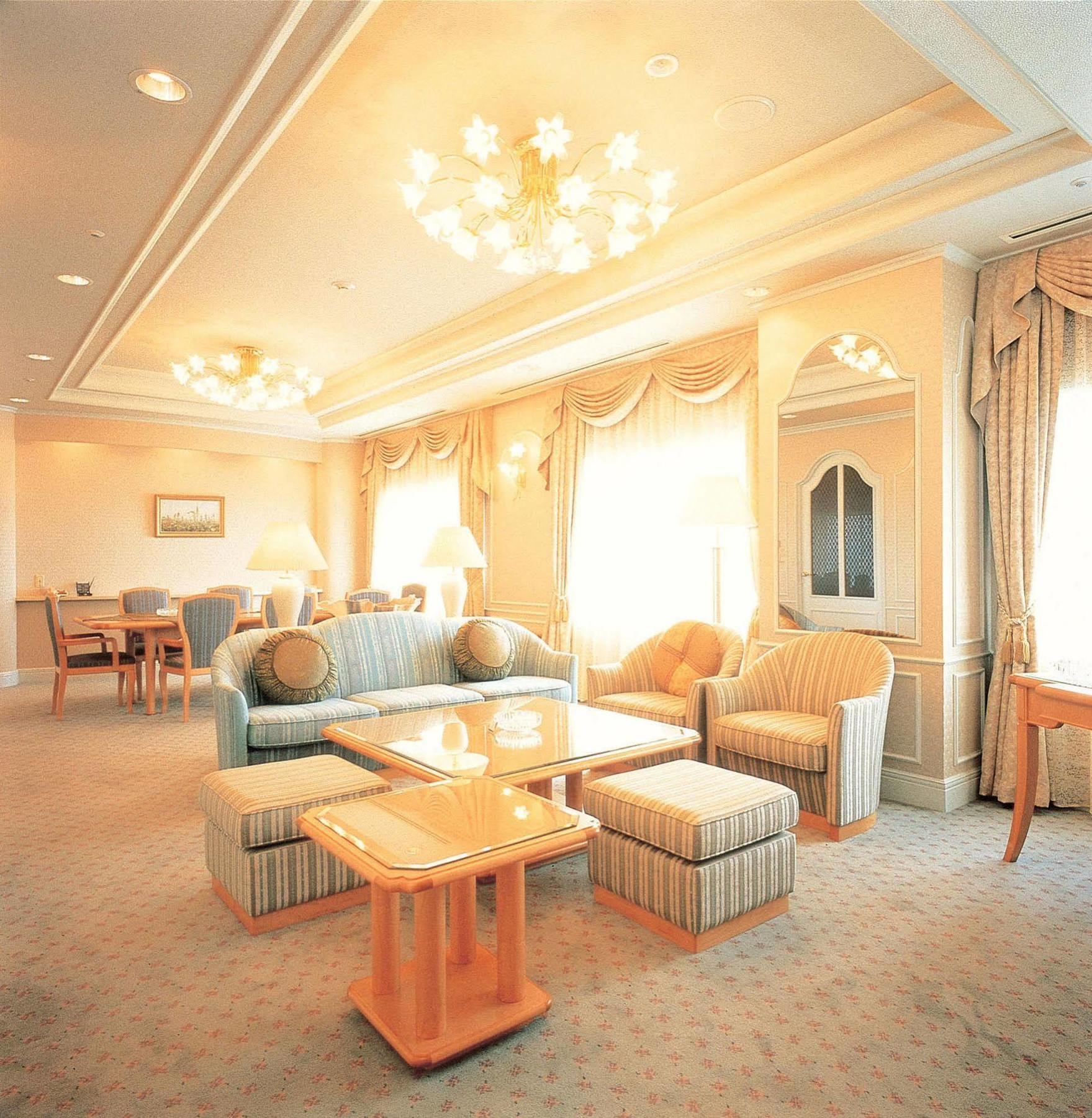Hotel Green Tower Makuhari Чиба Екстериор снимка