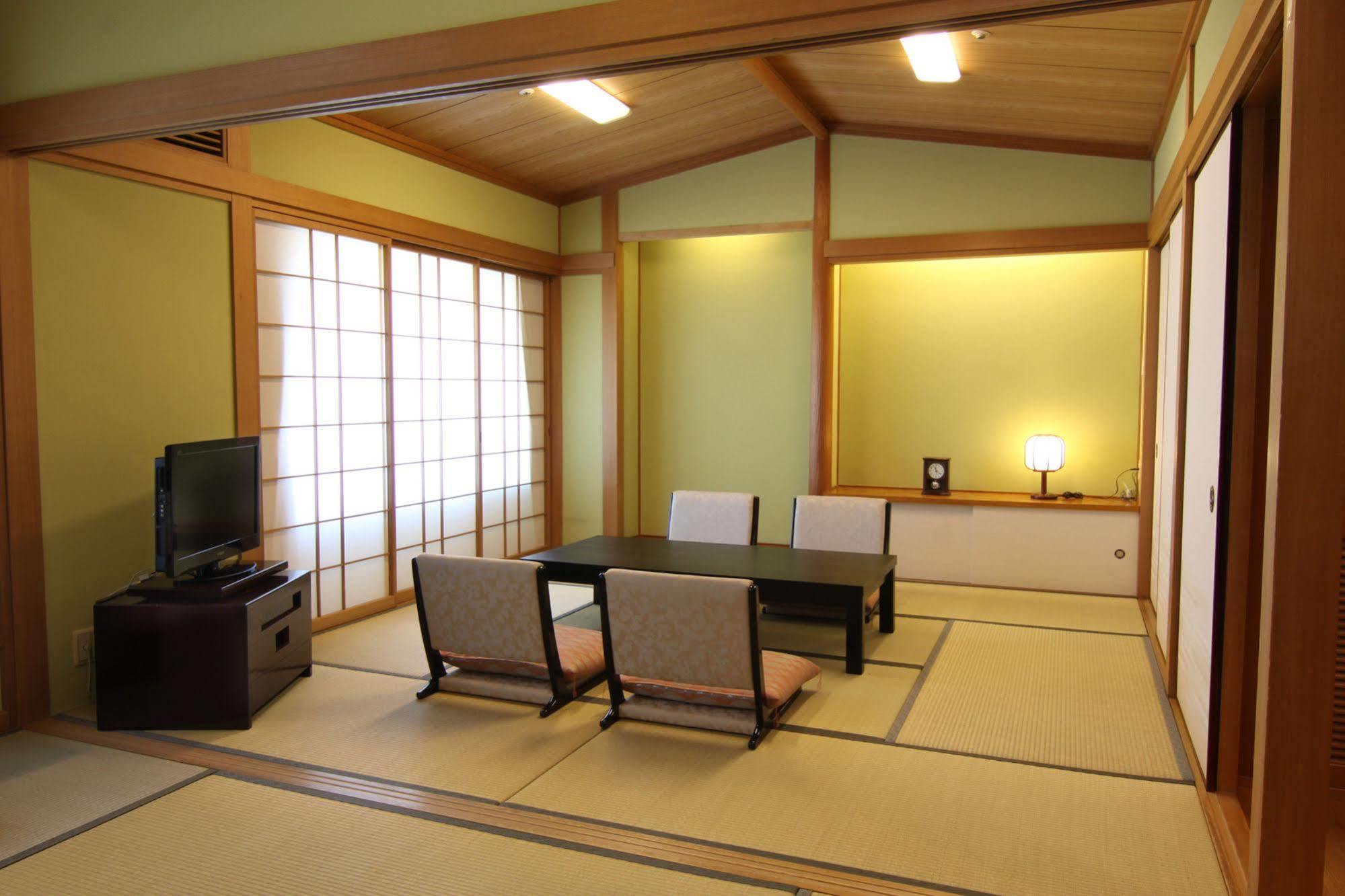 Hotel Green Tower Makuhari Чиба Екстериор снимка